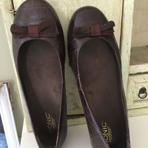 VIONIC Lydia Brown Leather Croc Wedge Pumps sz 11